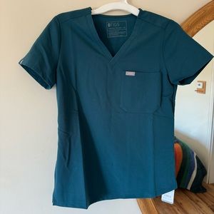 new with tags figs Caribbean blue scrub top